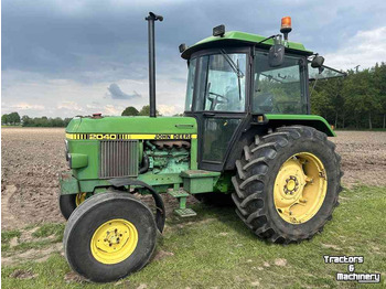 Traktor JOHN DEERE 2040