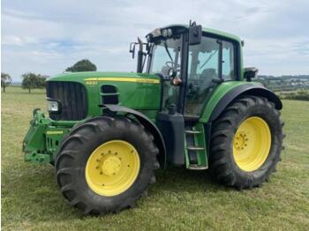 Traktor JOHN DEERE 6830