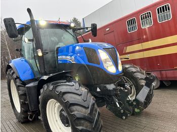 Traktor NEW HOLLAND T7.200