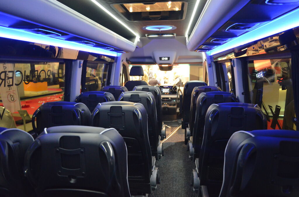 Ny Minibuss, Persontransport MERCEDES-BENZ Sprinter 519 4x4 high and low drive: bild 8
