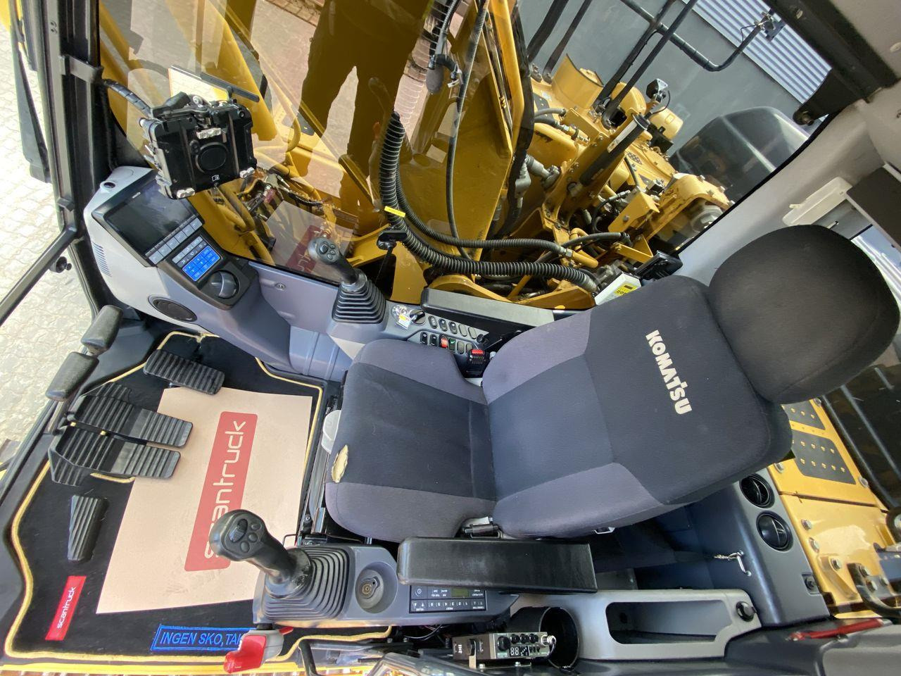 Bandgrävare Komatsu PC210LC-11