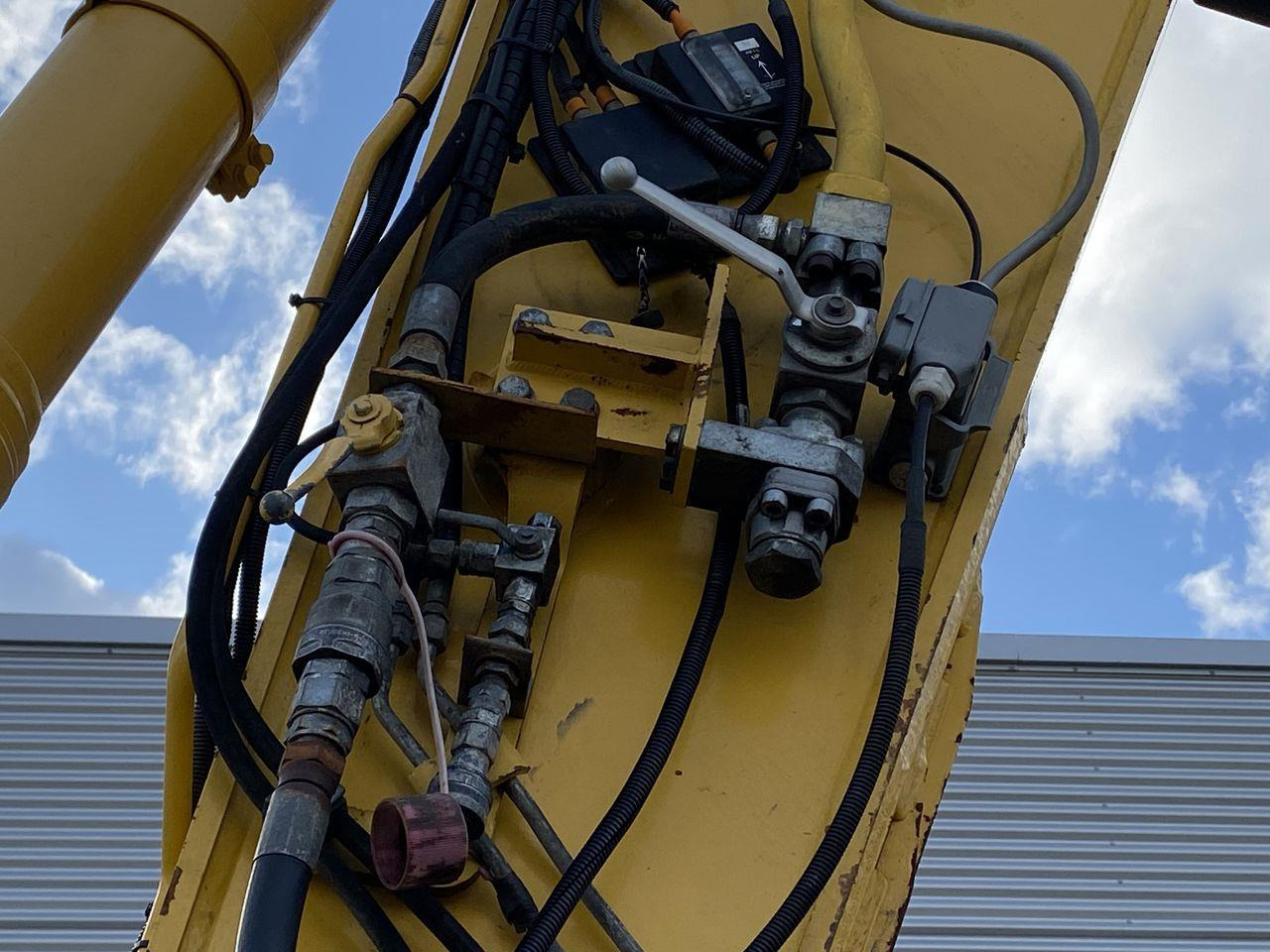 Bandgrävare Komatsu PC240LC-11