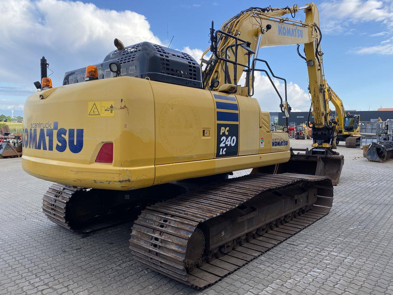 Bandgrävare Komatsu PC240LC-11