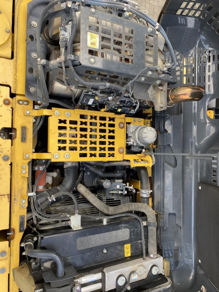 Bandgrävare Komatsu PC240LC-11