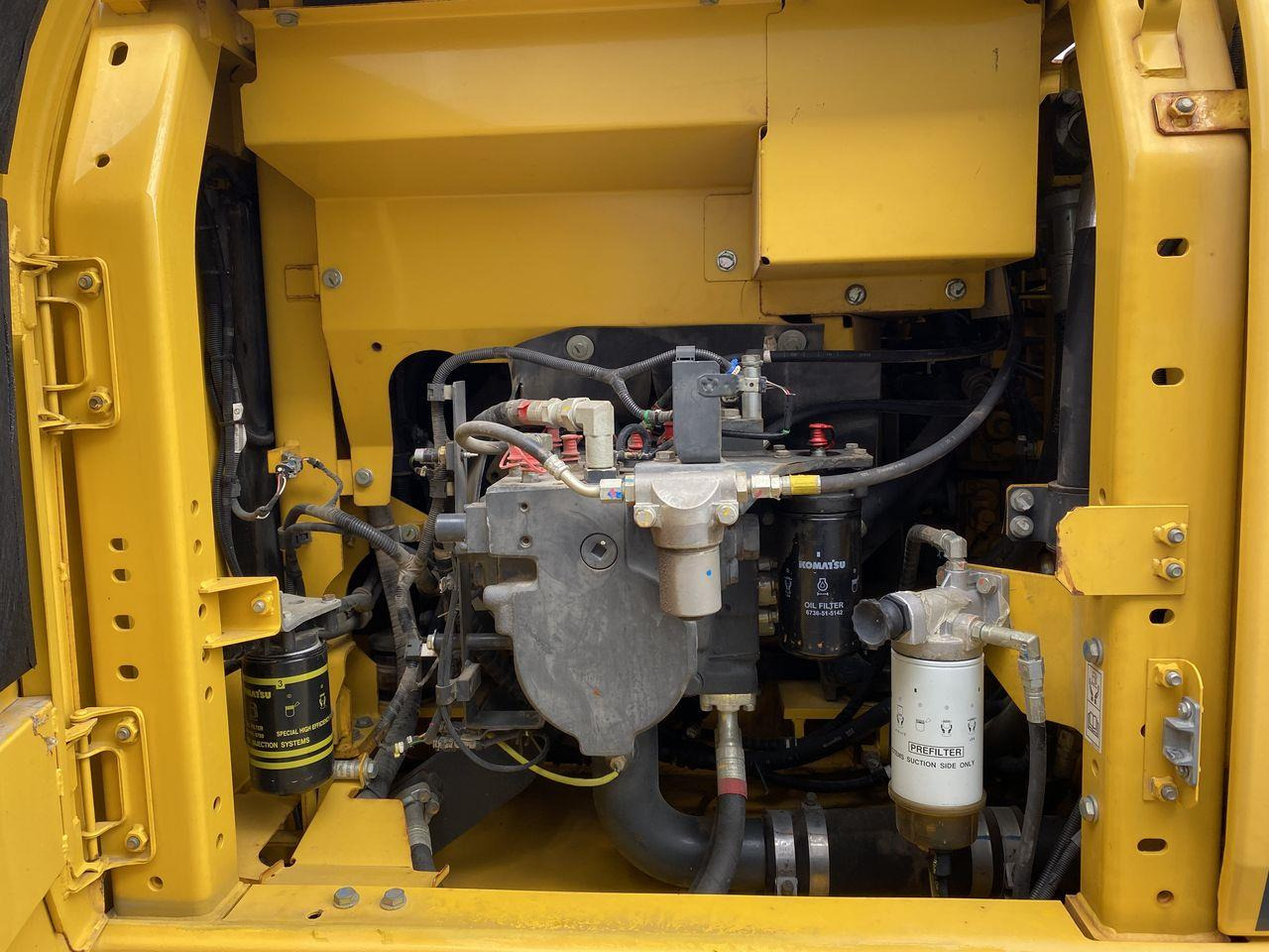 Bandgrävare Komatsu PC240LC-11