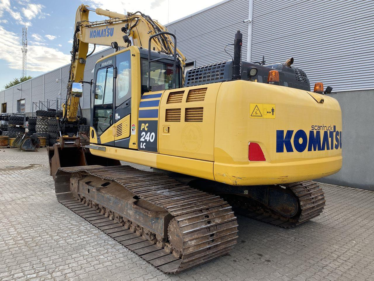 Bandgrävare Komatsu PC240LC-11
