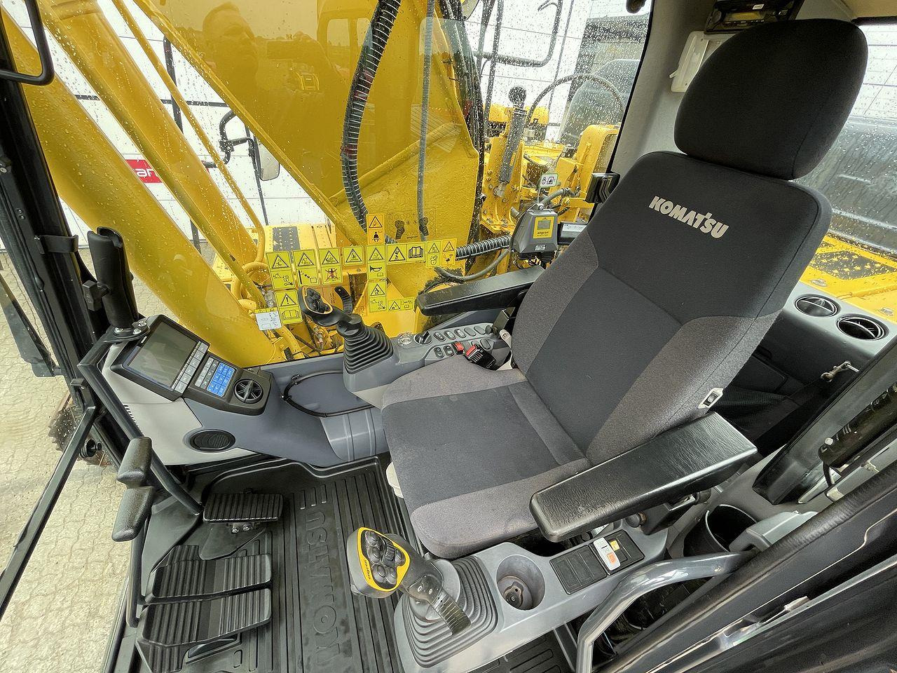 Bandgrävare Komatsu PC240LC-11EO