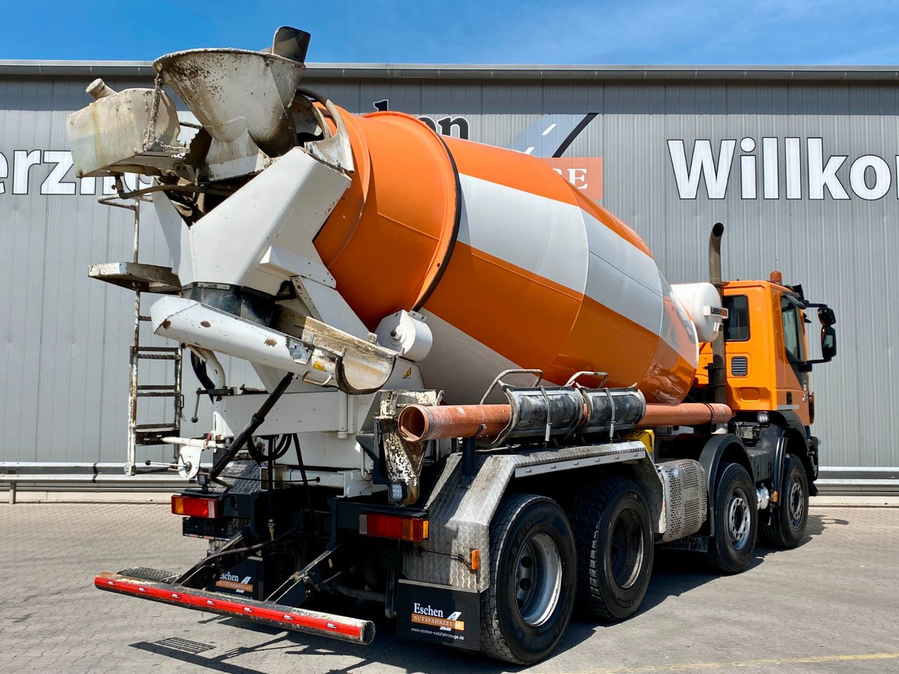 Betongbil Iveco Trakker AD 340 TB 400/8x4 | 9m³ Liebherr*Navi*AC