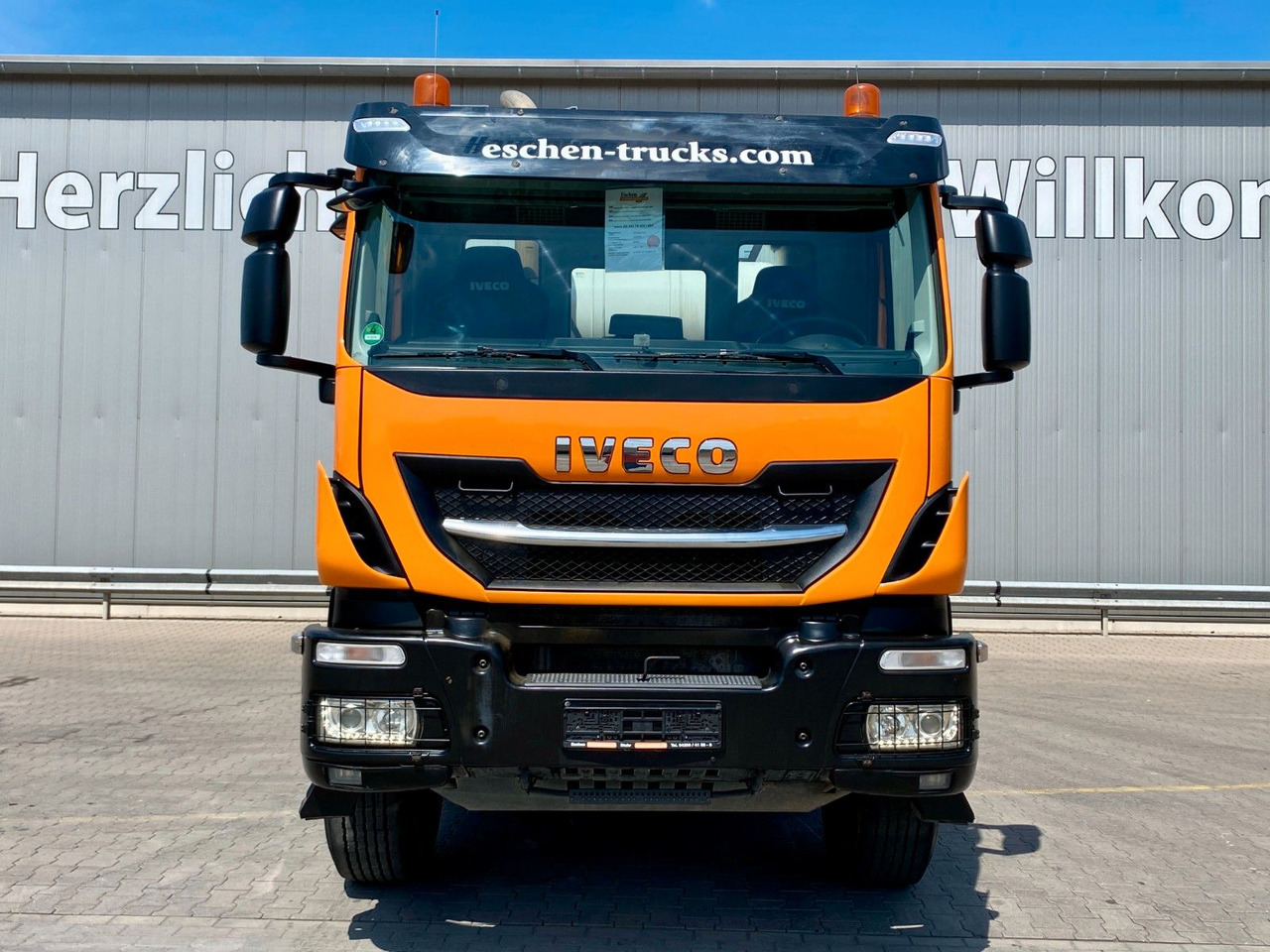 Betongbil Iveco Trakker AD 340 TB 400/8x4 | 9m³ Liebherr*Navi*AC