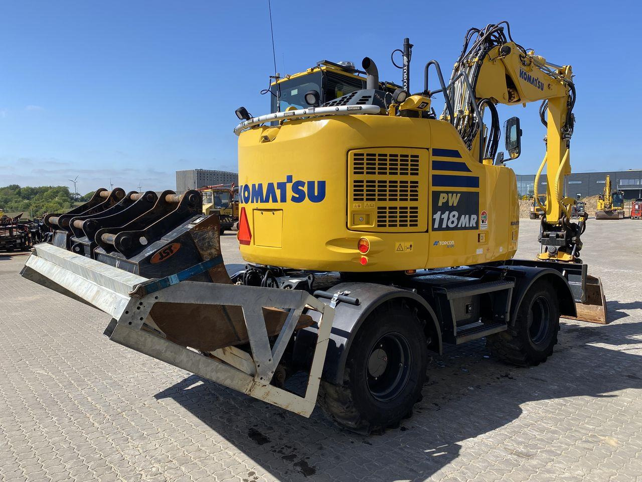Grävmaskin på däck Komatsu PW118MR-11