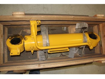 Grävmaskin på däck Komatsu WA 270-3H