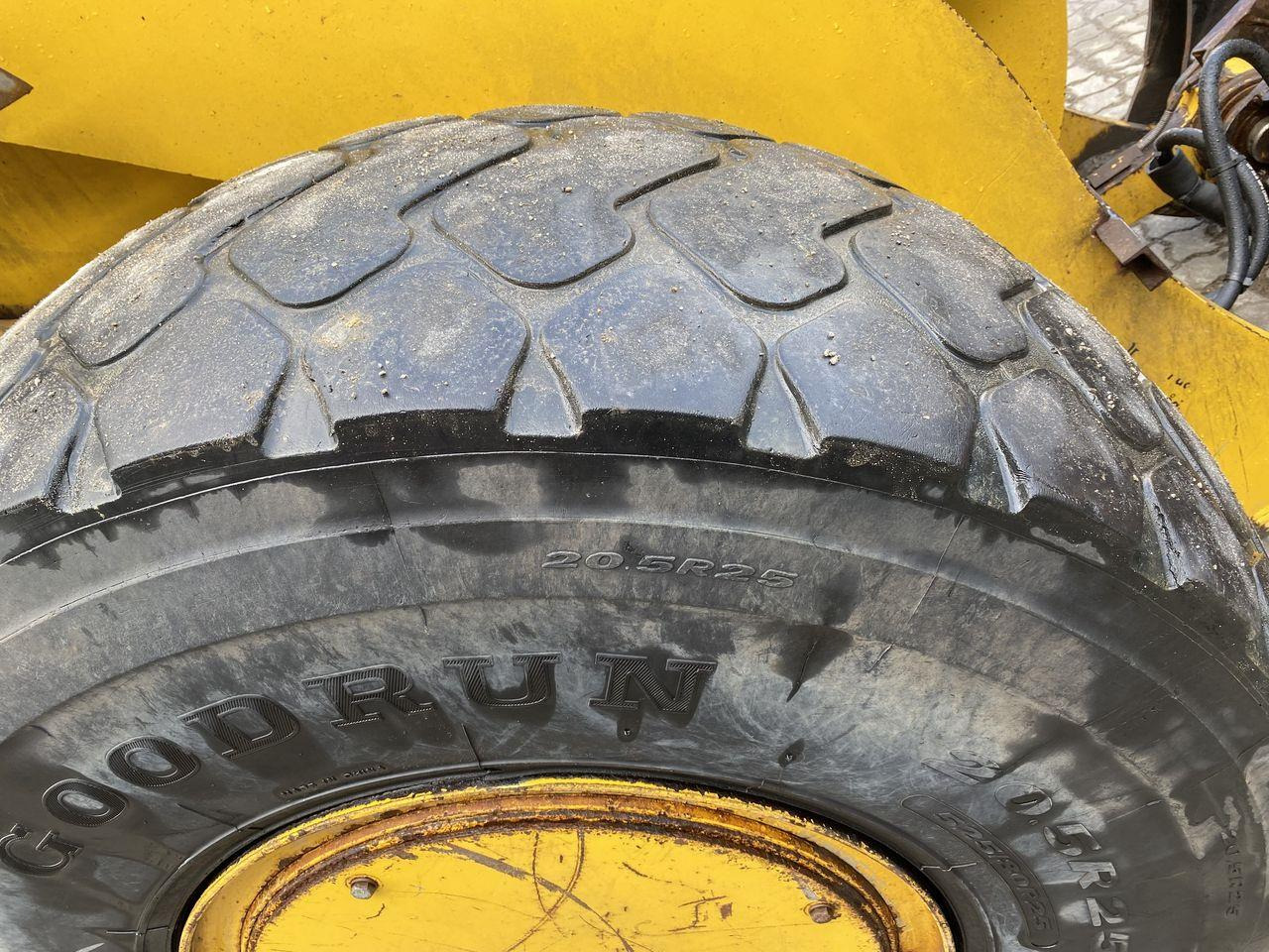 Hjullastare Komatsu WA270-3