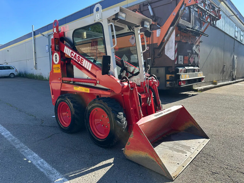 Kompakt bandlastare Case 1825 4x4 KOMPAKT / UNILADER mit Schaufel / Gabel