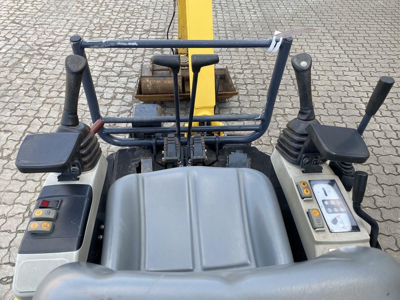 Minigrävmaskin Komatsu PC16R-3HS CANOPY