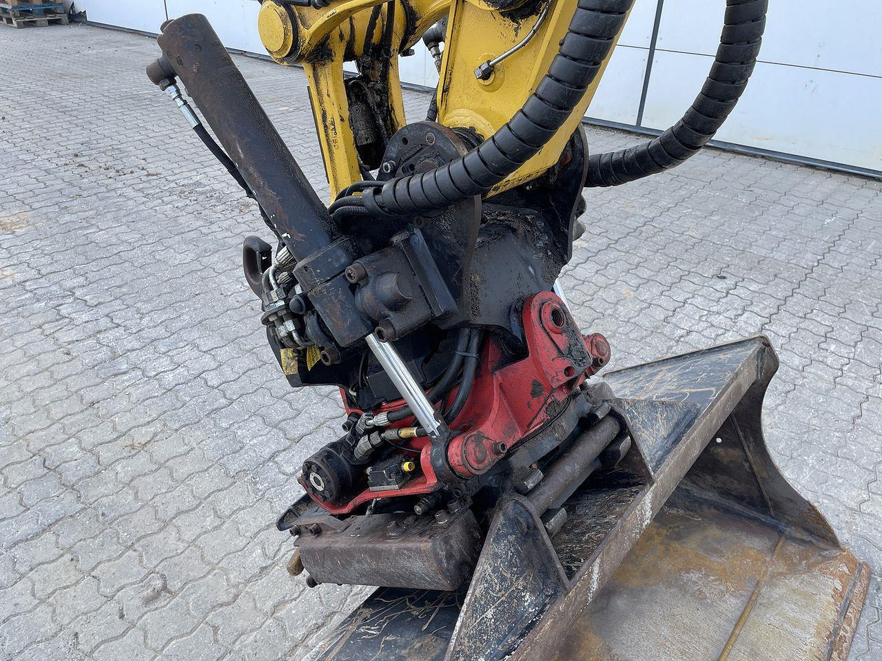Minigrävmaskin Komatsu PC88MR-10