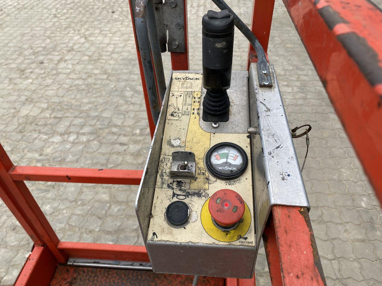 Pelarlift Skyjack SJ16