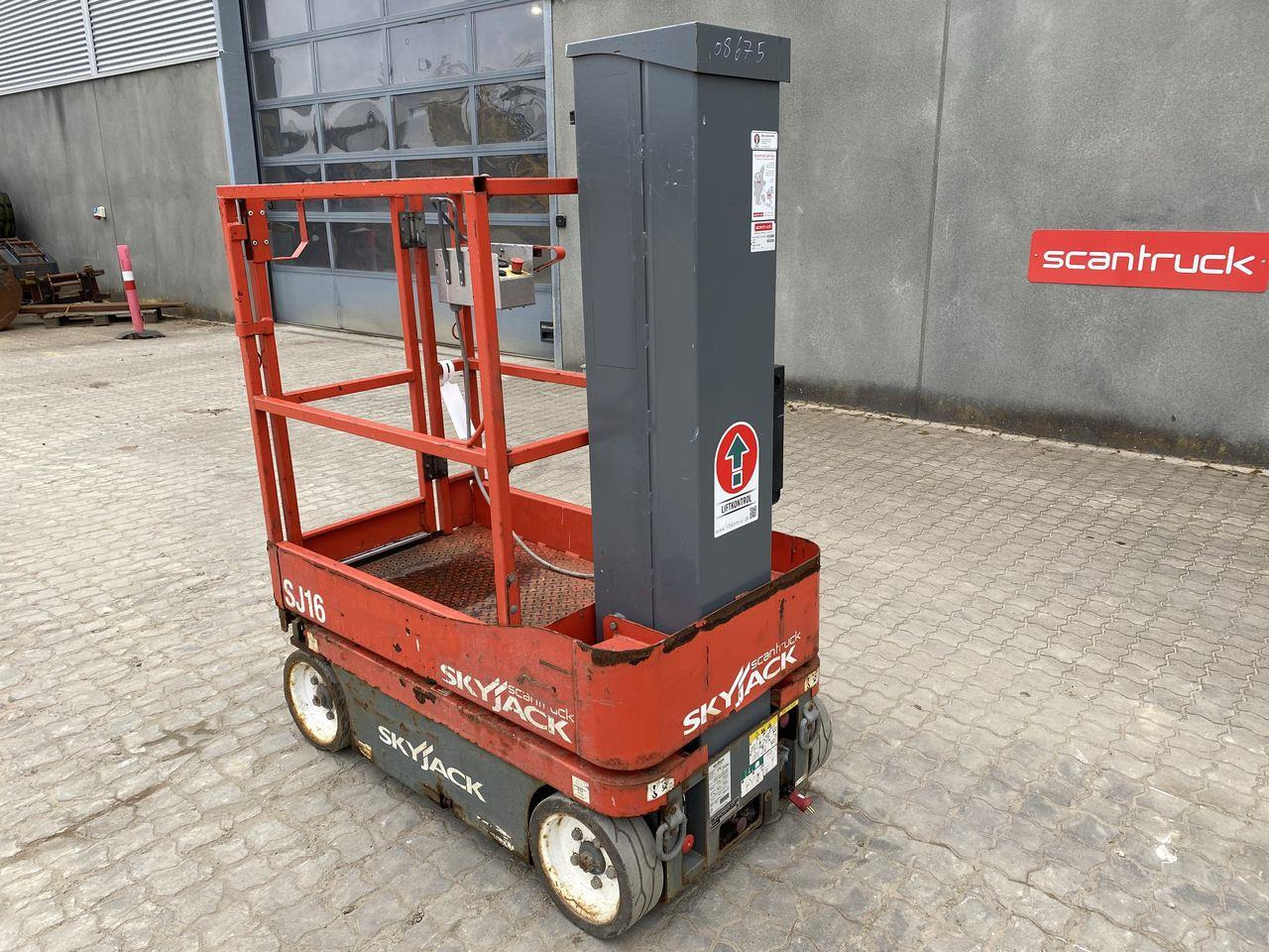 Pelarlift Skyjack SJ16