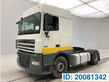 Dragbil DAF XF105.460 Space Cab
