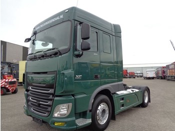 Dragbil DAF XF106.460 + ADR Euro 6 + RETARDER + 4x in stock - production 2017: bild 1