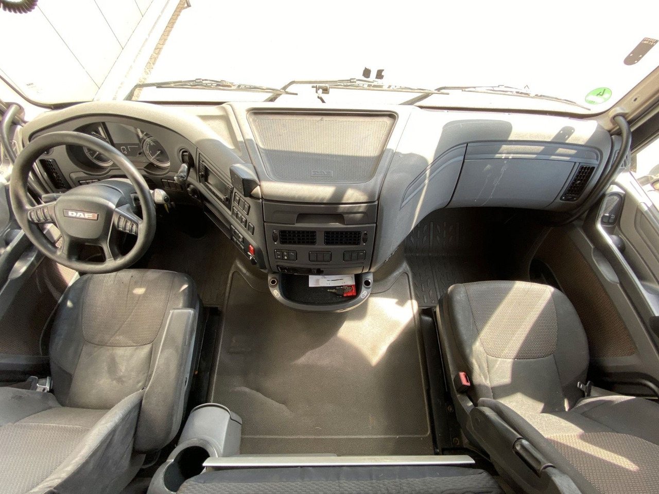 Dragbil DAF XF 460 Super Space Cab | Klima*Vollspoiler