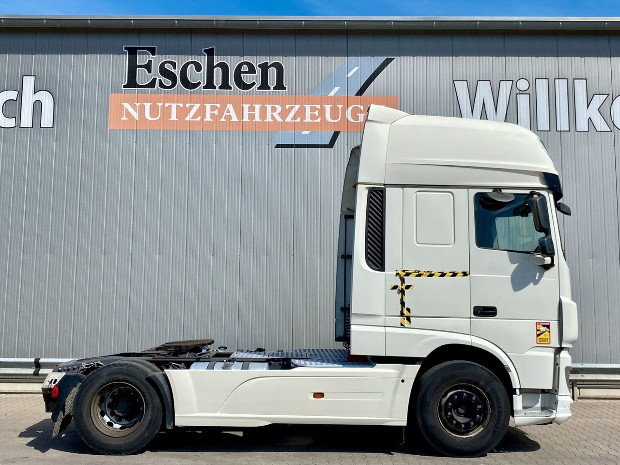 Dragbil DAF XF 460 Super Space Cab | Klima*Vollspoiler