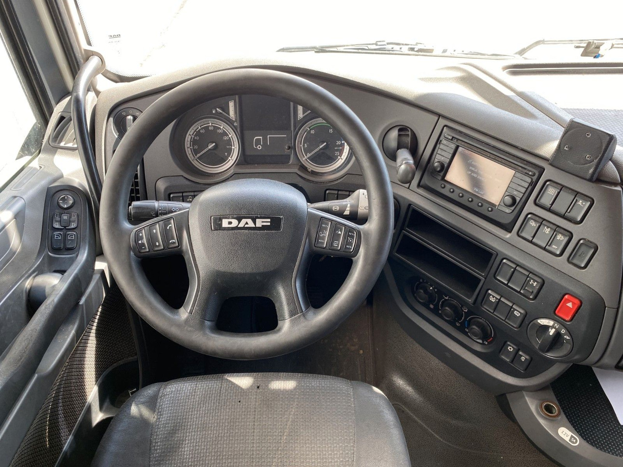 Dragbil DAF XF 460 Super Space Cab | Klima*Vollspoiler
