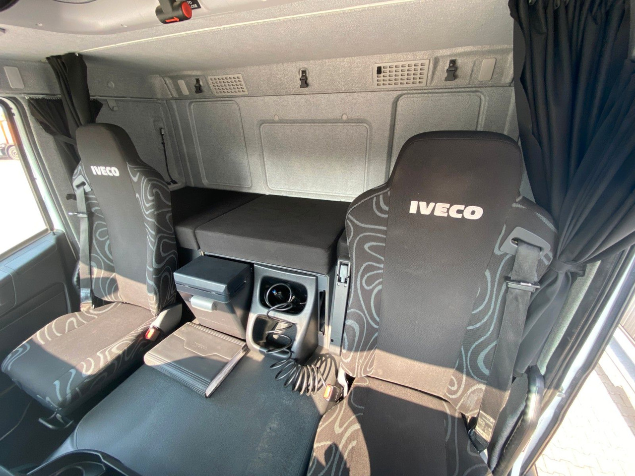 Dragbil Iveco AT 400/450 4x4 | Trakker*Retarder*Hydraulik*ALU