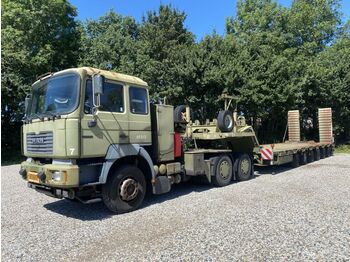 Dragbil MAN 33.464 6X4 + GOLDHOFER 6-AXLE LOWBED TRAILER - C
