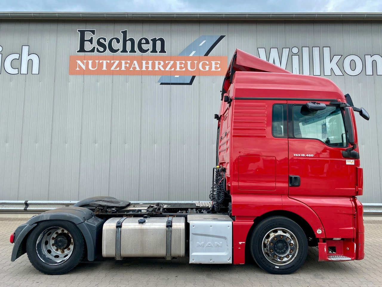 Dragbil MAN TGX 18.460 LLS-U | XLX*2x Tank*ACC*Retarder*Luft