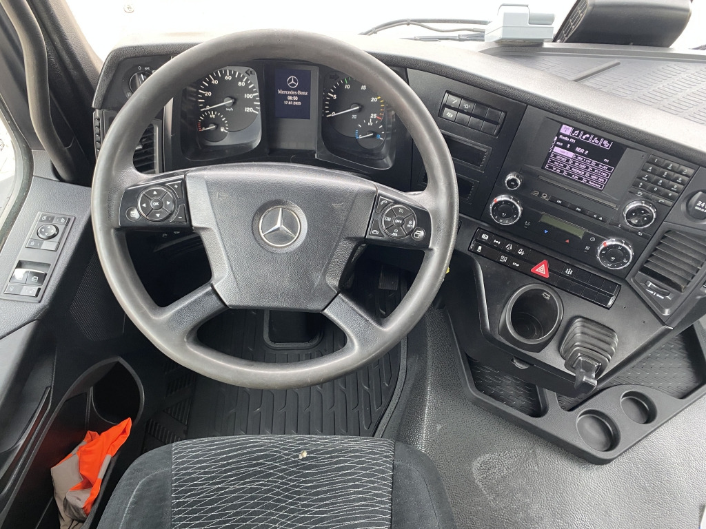 Dragbil Mercedes-Benz 1842 LS Arocs