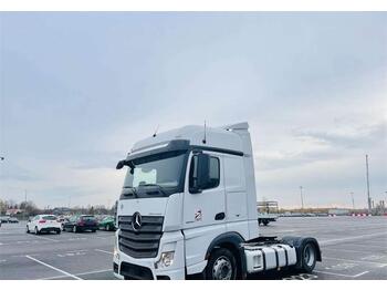 Dragbil Mercedes-Benz 1845 Mega Big Space Actros