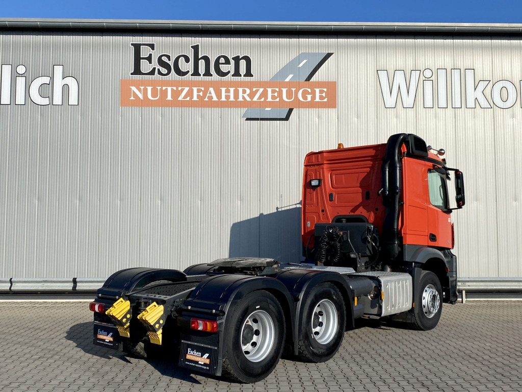 Dragbil Mercedes-Benz 2642 LS 6x4 Arocs