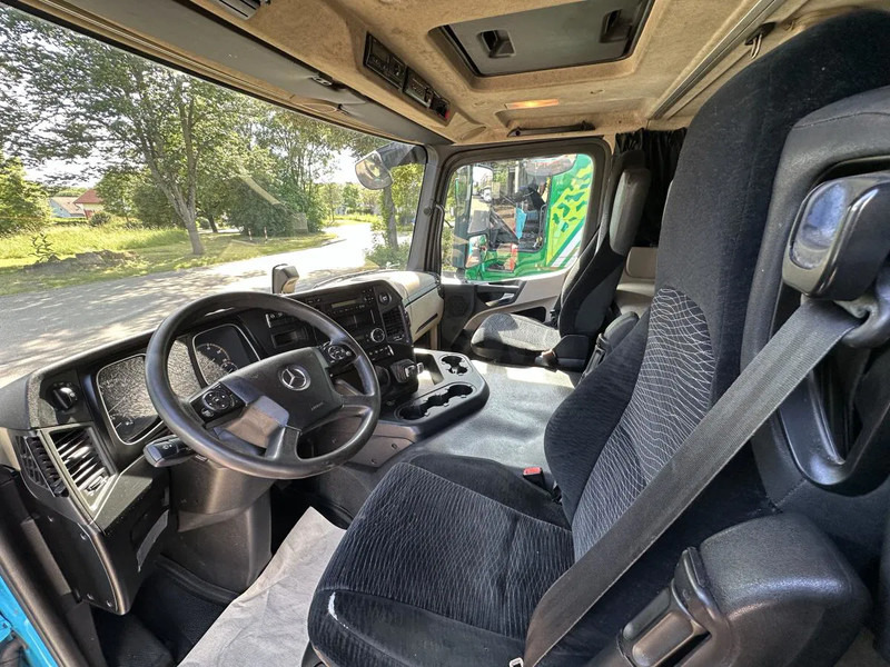 Dragbil Mercedes-Benz Actros 1843 LS Autotransporter SZM EUROLOHR