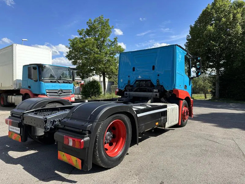 Dragbil Mercedes-Benz Actros 1843 LS Autotransporter SZM EUROLOHR