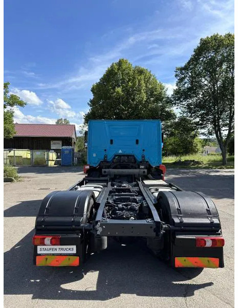 Dragbil Mercedes-Benz Actros 1843 LS Autotransporter SZM EUROLOHR