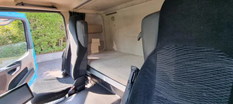 Dragbil Mercedes-Benz Actros 1843 LS Eurolohr Autotransp. SZM Intarder Klima E6