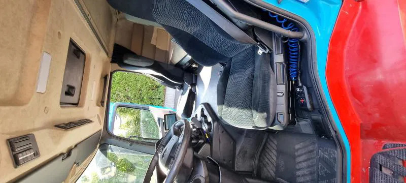 Dragbil Mercedes-Benz Actros 1843 LS Eurolohr Autotransp. SZM Intarder Klima E6