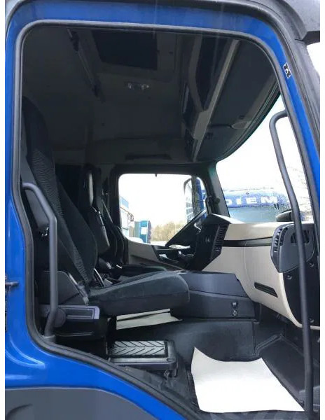 Dragbil Mercedes-Benz Actros 1845 LS LOW MEGA Streamspace Intarder