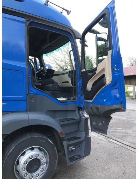 Dragbil Mercedes-Benz Actros 1845 LS LOW MEGA Streamspace Intarder