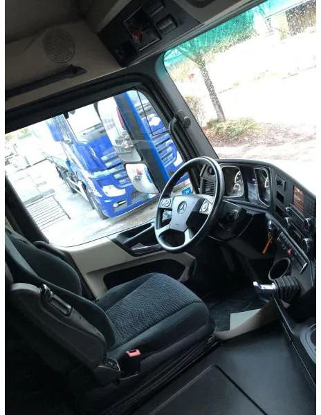 Dragbil Mercedes-Benz Actros 1845 LS LOW MEGA Streamspace Intarder