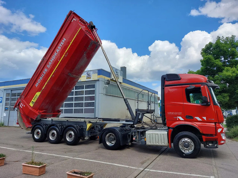 Dragbil Mercedes-Benz Arocs 1848 HAD SZM 4x4 ZUG mit KEMPF 31m³ HARDOX