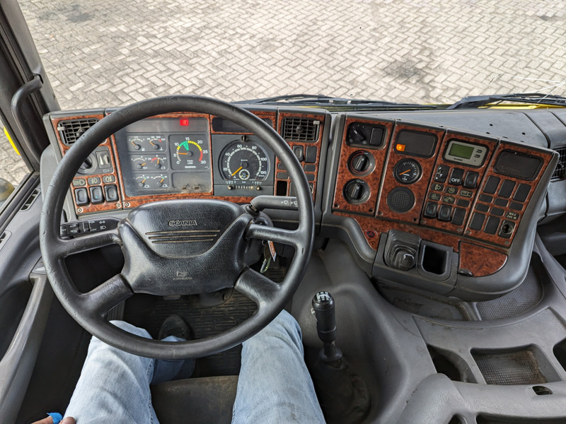Dragbil Scania P114-340 LA 4x2 CP19 Euro3 - Manual - Side Skirts - Toolbox (T1350): bild 14
