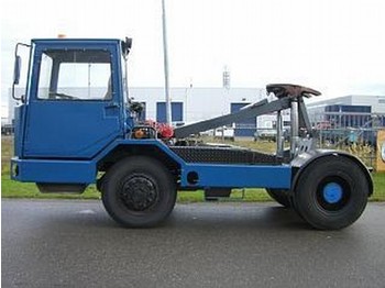 Sisu 4x4 terminal tractor zugmachine - Dragbil