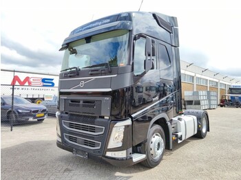 Dragbil Volvo FH420 4x2 Globetrotter Euro6 - Double Tanks (T921)