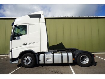 Dragbil Volvo FH 420 EURO 6 GLOBETROTTER