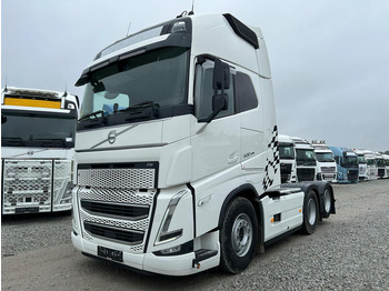 Dragbil Volvo FH 500 6x2 GLOBE XL / TULOSSA