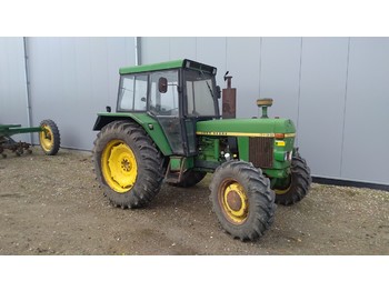 Jordbrukstraktor John Deere 3130 Hfwd