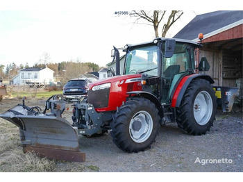 Traktor Massey Ferguson MF 4707 with sand spreader and folding plough: bild 1