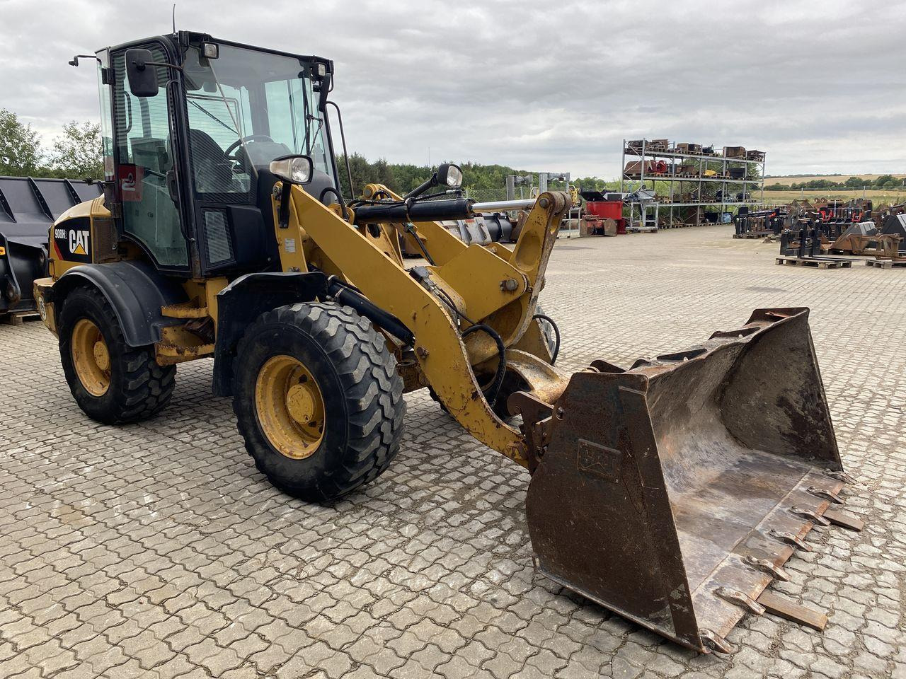Minilastare Caterpillar 908 H2