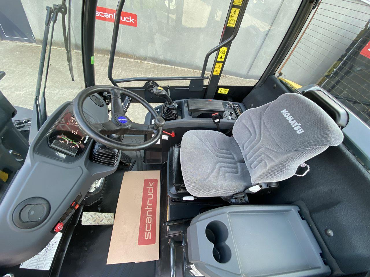 Minilastare Komatsu WA70M-8EO